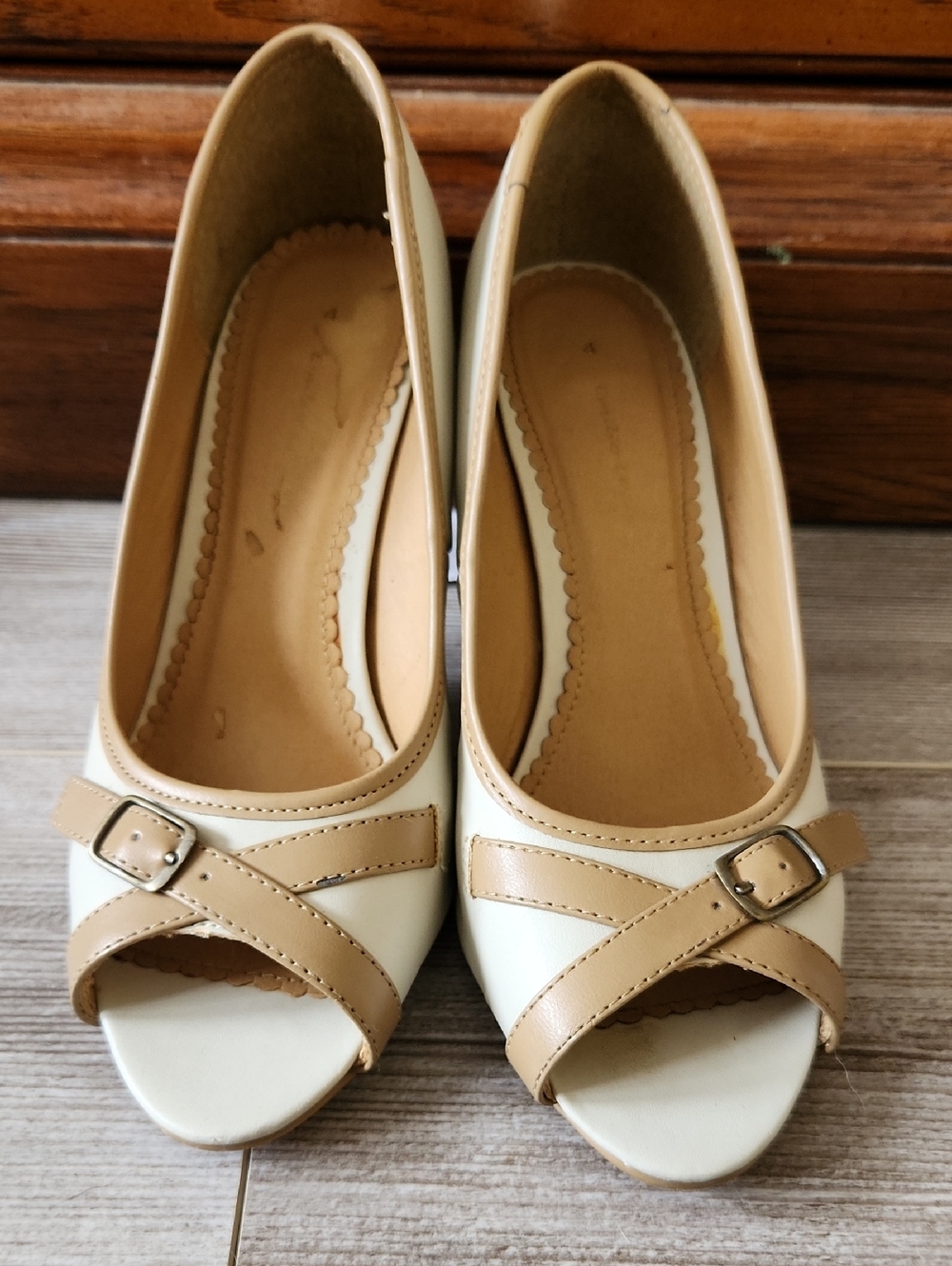 Women’s Cream and Tan Peep-Toe Heels